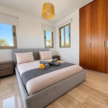 Villa Serena Polis